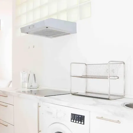 Stylish 2 Bedroom Next To Lamerced Plaza *